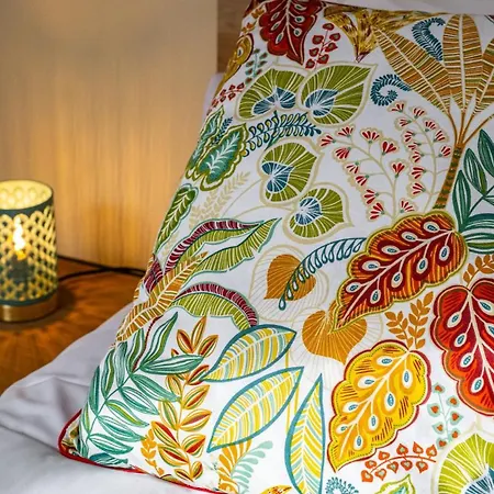 Rude - Retro Chic Dijon