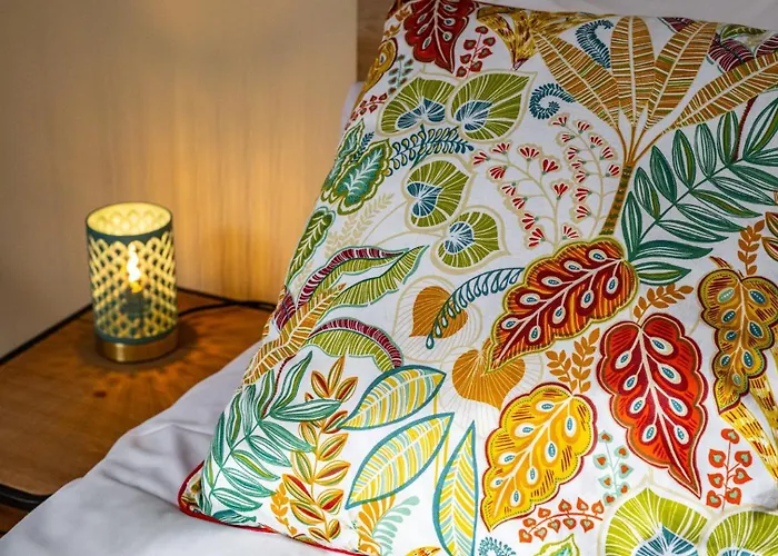 Rude - Retro Chic Dijon